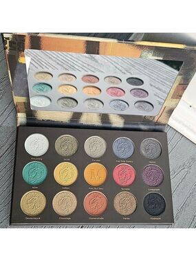 NOMAD COSMETICS x BERLIN UNDERGROUND LIMITED EDITION EYESHADOW PALETTE